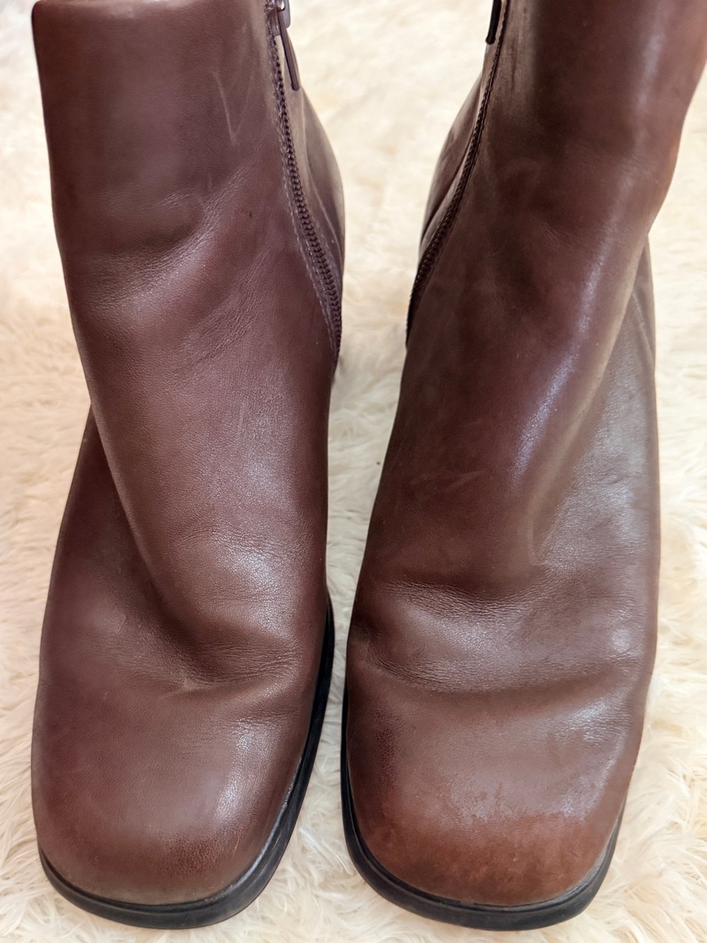 White Mountain Women's Brown Leather Ankle Booties